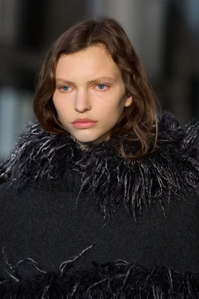 Look 17